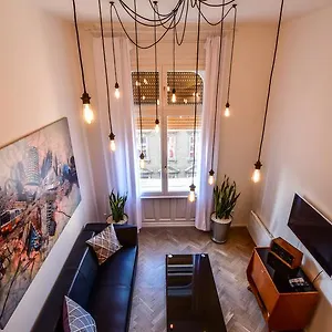 k89-designer-studio-budapest.inbudapesthotels.com/